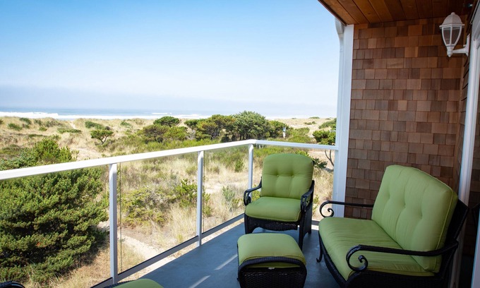 Rockaway Beach Casa | ¡En la playa! ¡3 camas King, 5 televisores de alta definición, Wi-Fi, casa de pueblo de lujo, Rockaway Oasis!