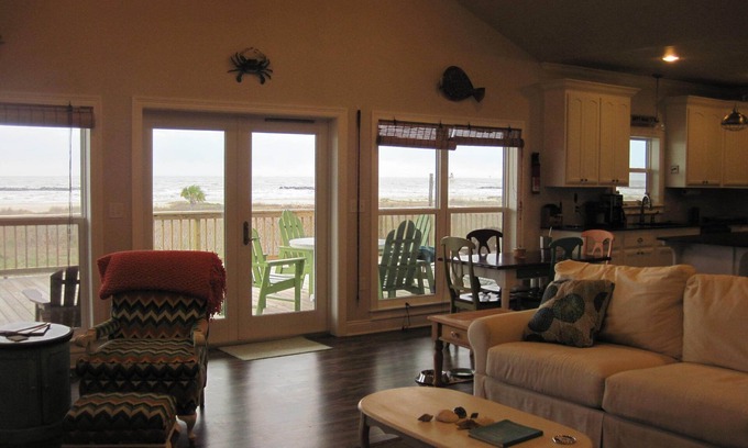 Grand Isle Casa | En La Playa nuevamente construido con las mejores vistas de la isla.