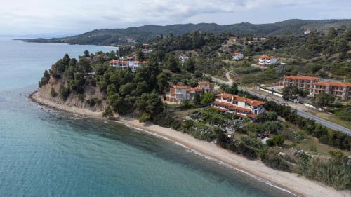 Sithonia Apartamento | On the beach Neos Marmaras