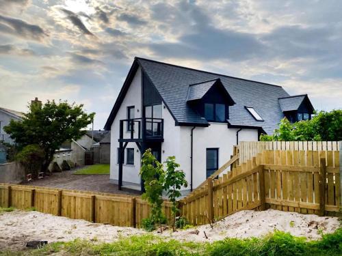 Tain Casa | On The Beach-Uk7465