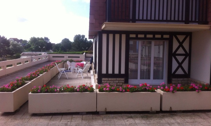 Cabourg Apartamento | On the edge of the Marcel Proust promenade, large south-facing T2, 700 m from the casino.