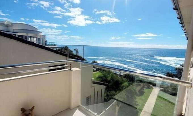 Cronulla Apartamento | On The Esplanade sunny apt with a view