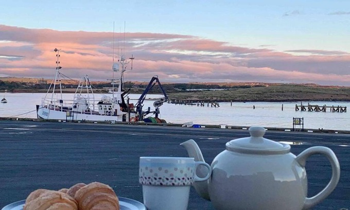 Amble Casa | On The Harbour - unrivalled views of Amble's harbour and estuary