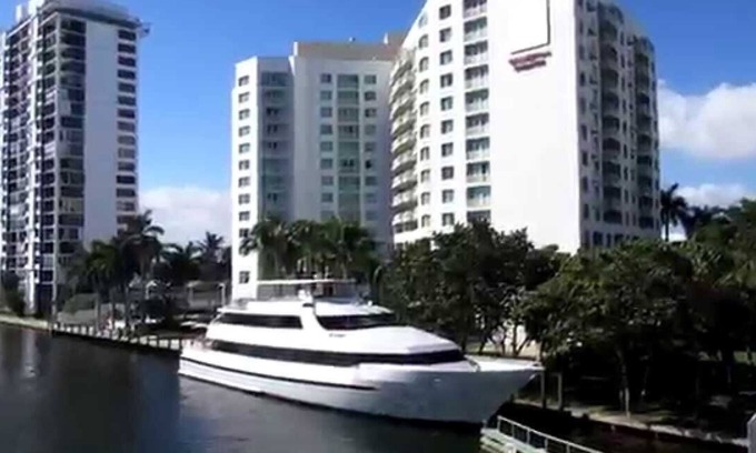 Birch Park Finger Streets Apartamento | On the intercostal and walking distance from the amazing Fort Lauderdale beach.