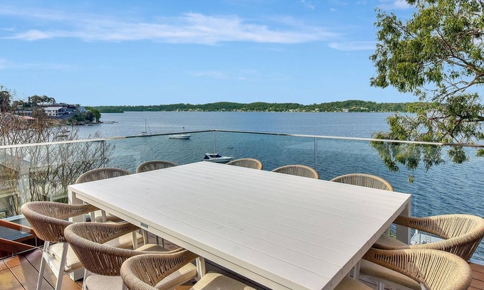Fishing Point Casa | On The Lake @ Fishing Point