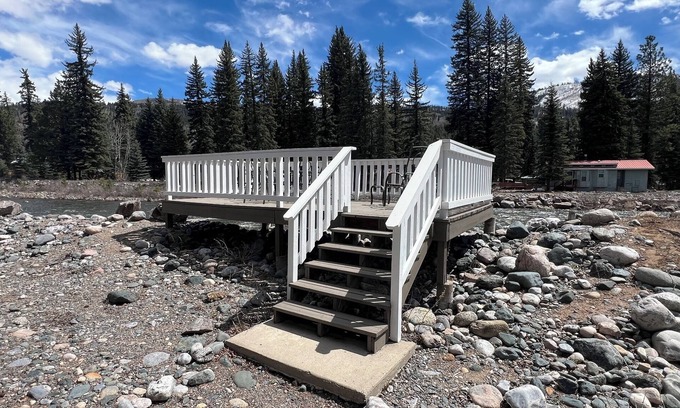 Bayfield Casa | On the river close to all adventure and short drive to Durango (D&S Train/Mesa Verde/Million Dollar HWY)