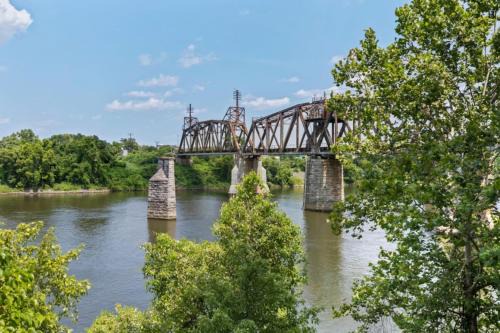 North Capitol Apartamento | On the River - River Views Walk to Broadway