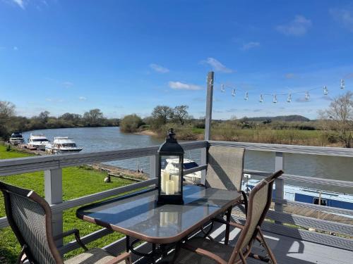 Forest of Dean Casa | On the river Severn - Severnside Boat & Caravan Park, Caravan 9