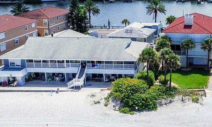 Indian Rocks Beach Apartamento | On the Rocks