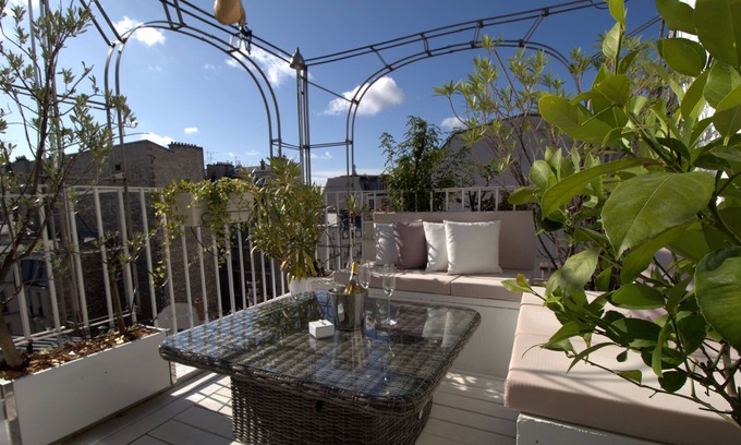 Quartier de la Chapelle Condominio | on the roof, magnificient flat