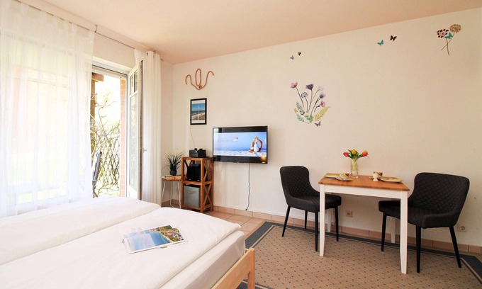 Alt Gaarz Apartamento | On the Salzhaff WE time-out: beautifully furnished 1-room apartment close to the beach
