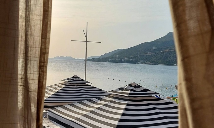 Loutraki Apartamento | Onar Beachfront Residence