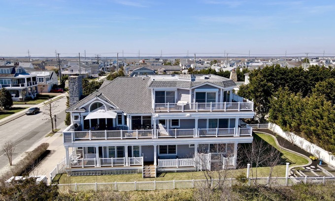Avalon Casa | Once in a lifetime vacation opportunity with expansive space for the family to enjoy together all while being directly on the beach.