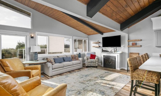 Rockaway Beach Casa | Once Upon a Tide
