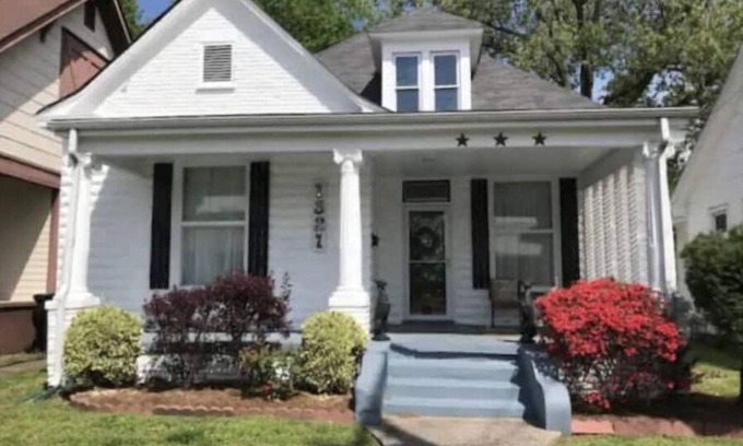 Paducah Cabaña | Once Upon a Time Cottage, home away from home. Dog friendly, close to downtown