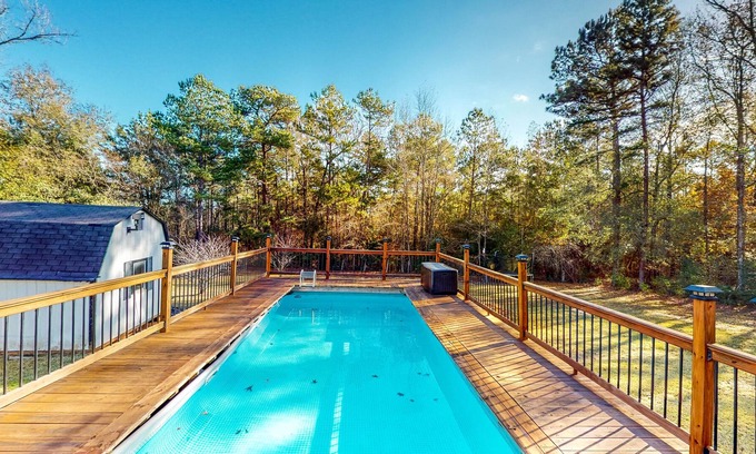 Oakhurst Casa | One-Acre Retreat near National Forest with Private Pool - Dog-Friendly