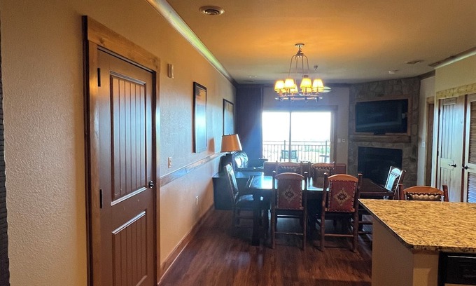Gatlinburg Complejo | One-Bdrm Deluxe Villa at Westgate Smoky Mountain Resort - Sleeps up to 4