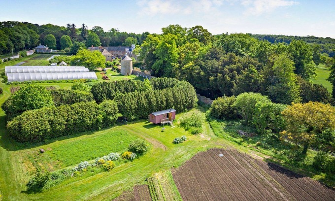 Swindon Cabaña | One bed dog friendly bolthole in the Cotswolds - The Organic Wagon