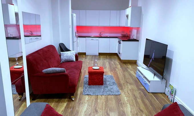 South Bermondsey Apartamento | One Bed Spacious Apartment, 2min Train to london bridge, 10min to canary wharf.