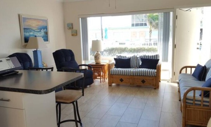 Hillsboro Beach Apartamento | One Bedroom Apartment #111