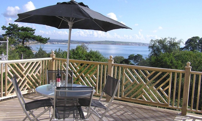 Shanklin Apartamento | One Bedroom Apartment with Private Balcony and Sea Views