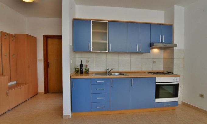 Ribarica Apartamento | One bedroom Apartment, sleeps 4 in Karlobag with Pool, Air Con and WiFi