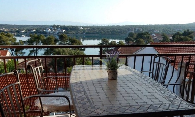 Loviste Apartamento | Apartamento de una habitación con terraza y vista al mar Loviste, Peljesac (A-18656-c)