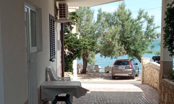 Kustici Apartamento | Apartamento de una habitación en la playa Zubovici, Pag (A-23921-b)