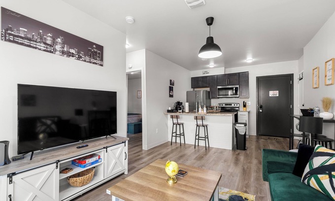 New Center Detroit Apartamento | One Bedroom apartment In Midtown W/ Balcony