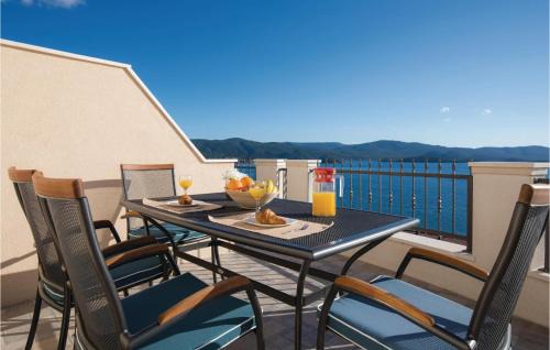 Komarna Apartamento | One-Bedroom Apartment In Komarna