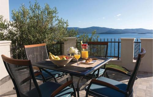 Komarna Apartamento | One-Bedroom Apartment In Komarna