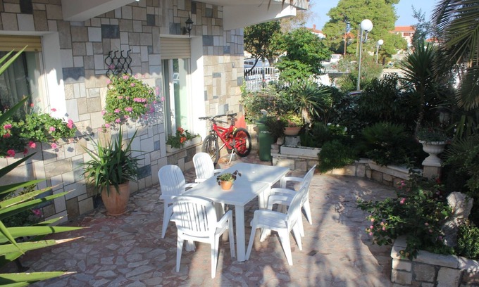 Poljana Apartamento | One bedroom apartment en la playa Poljana, Ugljan (A-8450-b)