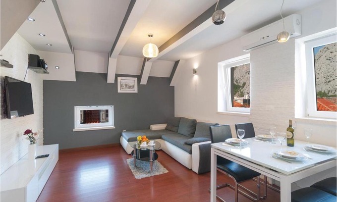 Omis Apartamento | One-Bedroom Apartment Vangrad 01