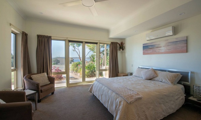 Emu Bay Apartamento | Apartamento de un dormitorio con vistas al mar.