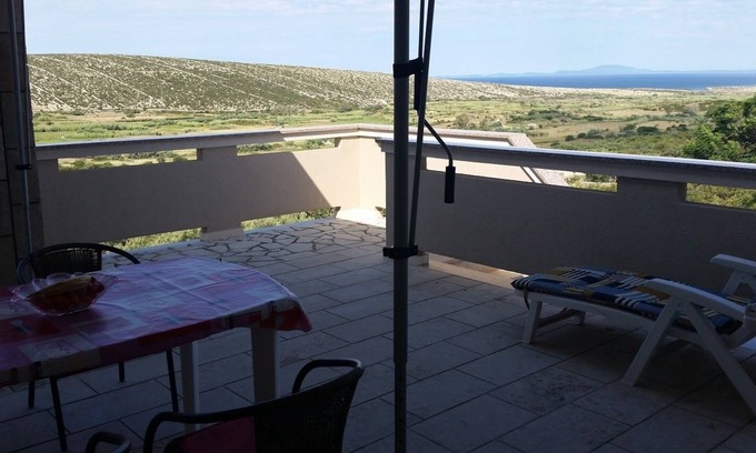 Kolan Apartamento | Apartamento de una habitación con terraza y vista al mar Kolan, Pag (A-16482-a)