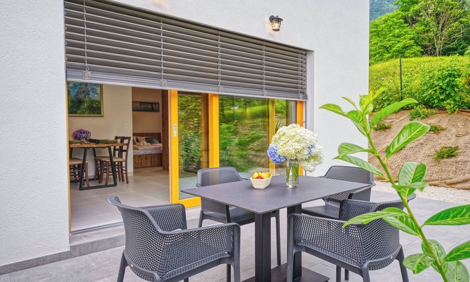 Bovec Apartamento | One-Bedroom Apartment with Large Private Terrace, Mountain View – House Elipsa