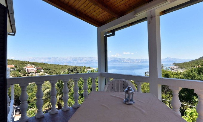Pokrivenik Apartamento | Apartamento de una habitación con terraza y vista al mar Bahía Zaraće (Gdinj), Hvar (A-4597-e)
