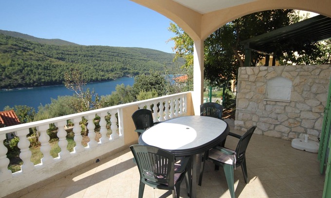Duga Luka Apartamento | Apartamento de una habitación con terraza y vista al mar Duga Luka (Prtlog), Labin (A-3025-b)