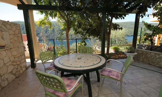 Duga Luka Apartamento | Apartamento de una habitación con terraza y vista al mar Duga Luka (Prtlog), Labin (A-3025-c)