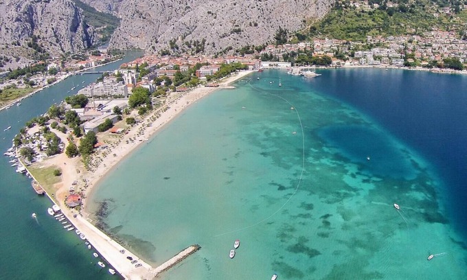Borak Apartamento | One bedroom apartment with terrace and sea view Omis (A-18919-b)