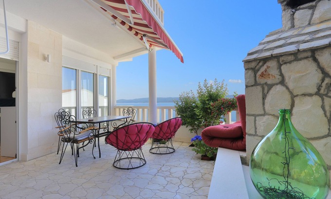 Lokva Rogoznica Apartamento | Apartamento de una habitación con terraza y vista al mar Lokva Rogoznica, Omis (A-13226-a)