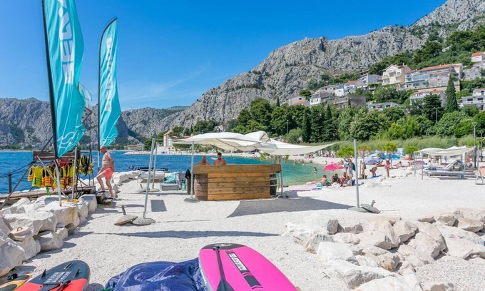 Borak Apartamento | One bedroom apartment with terrace and sea view Borak, Omis (A-15767-a)
