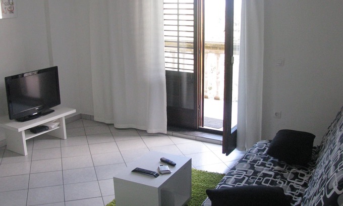 Supetarska Draga Apartamento | One bedroom apartment with balcony and sea view Supetarska Draga - Donja, Rab (A-15602-a)
