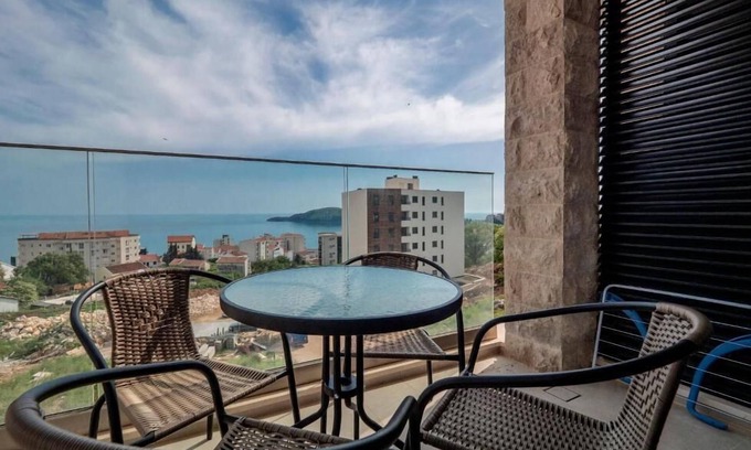 Becici Apartamento | One bedroom apartment with pool Jane