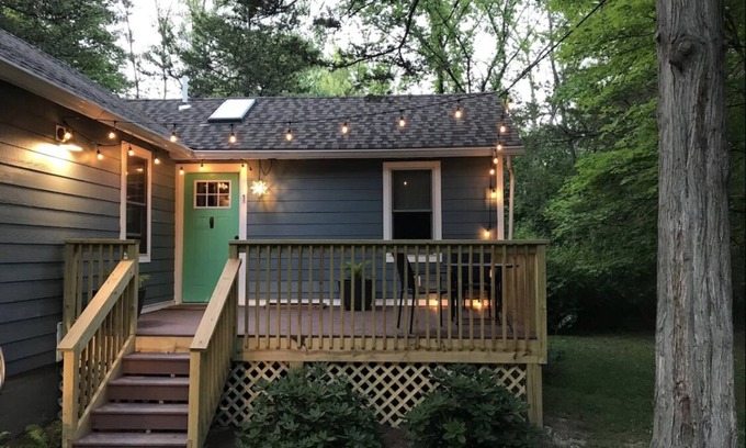 New Paltz Casa | One-Bedroom Bungalow Unit at Cedar Nest