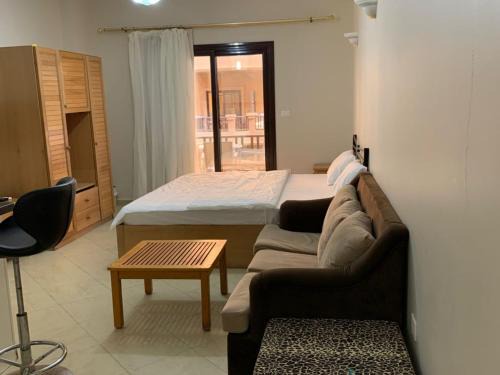 Al Ahyaa Chalet De Esquí | One-Bedroom Chalet at Turtles Beach Resort , Pool & Side Sea View C22