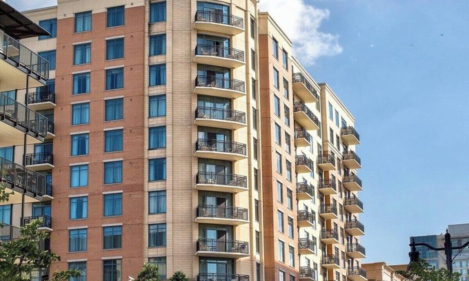 Potomac West Condominio | One Bedroom Condo in Oxon Hill - 2 Beds, 1 Bath