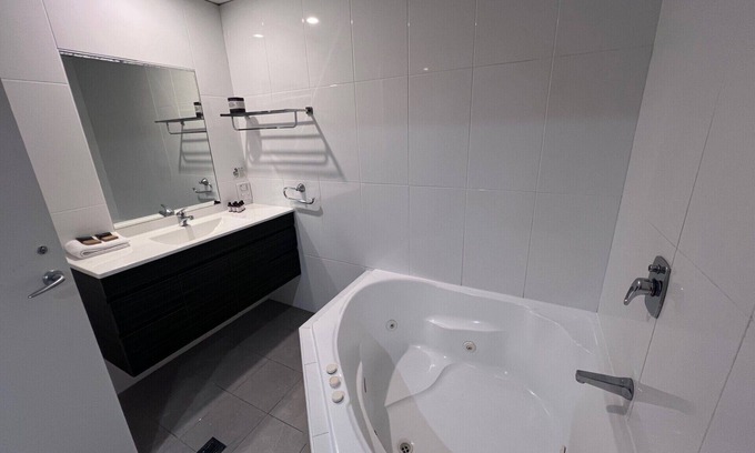 Hamilton Apartamento | One Bedroom Deluxe Spa Apartment