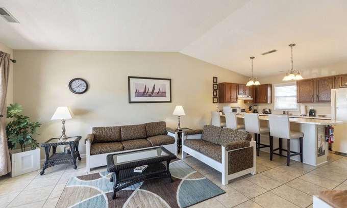 Grand Rivers Condominio | One Bedroom Harbor View Condo