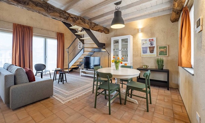 Cressa Apartamento | Cozy Loft Apartment in Restored Farmhouse